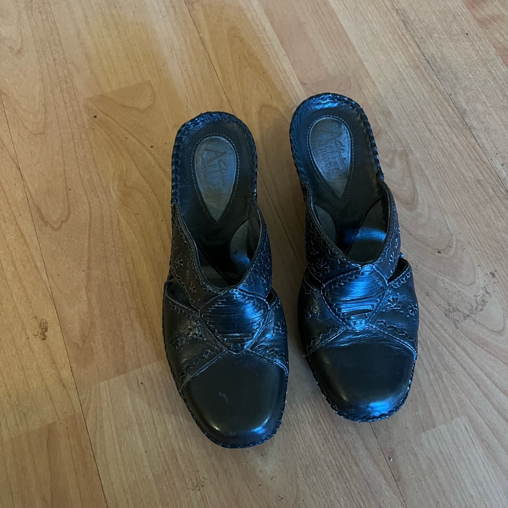 Clarks brown mules 5.5